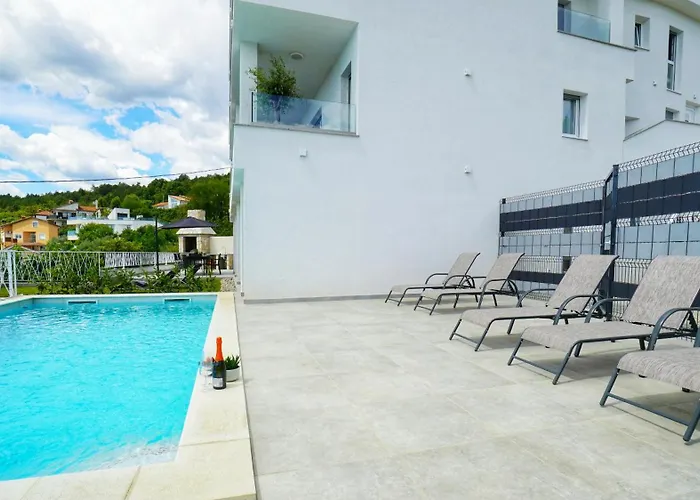 Val - Four Seasons Escape With Sea View And Swimming Pool *