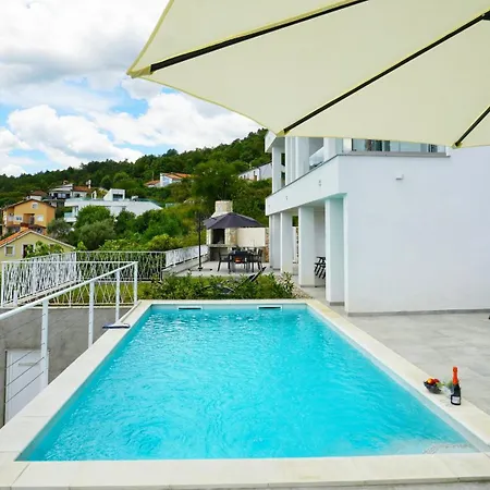 Val - Four Seasons Escape With Sea View And Swimming Pool *