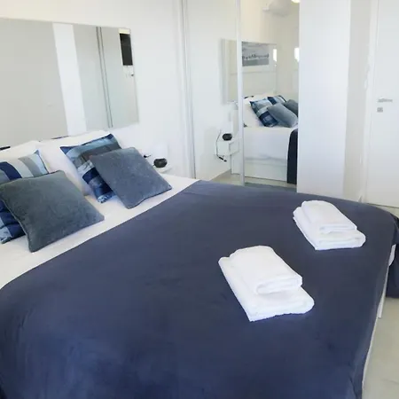 Val - Four Seasons Escape With Sea View And Swimming Pool Apartment