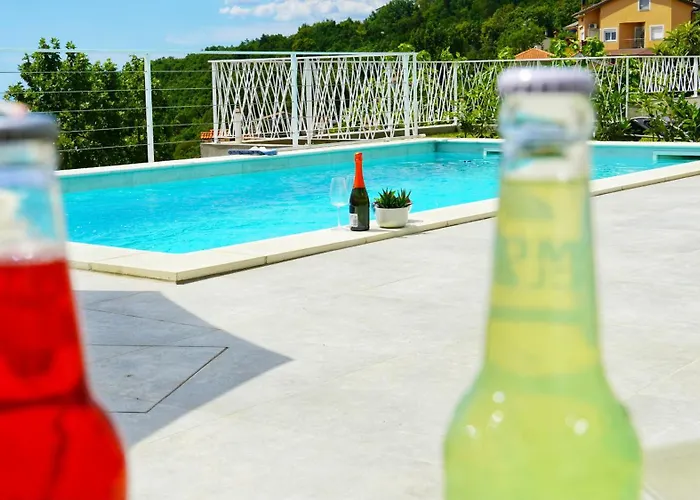 Апартаменты Val - Four Seasons Escape With Sea View And Swimming Pool Опатия