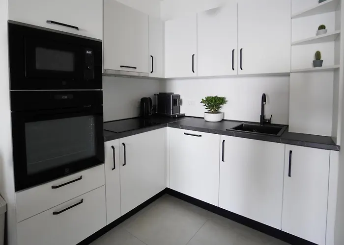 Val - Four Seasons Escape With Sea View And Swimming Pool * Опатия