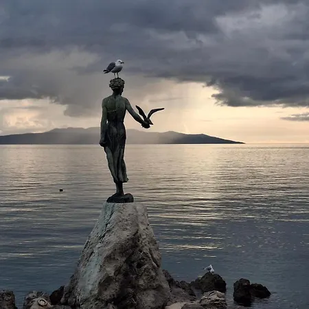 아파트 Val - Four Seasons Escape With Sea View And Swimming Pool 오파티아