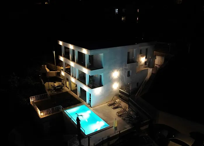 Val - Four Seasons Escape With Sea View And Swimming Pool 아파트 오파티아