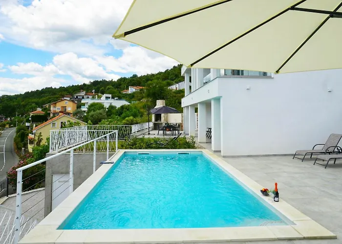 Val - Four Seasons Escape With Sea View And Swimming Pool *