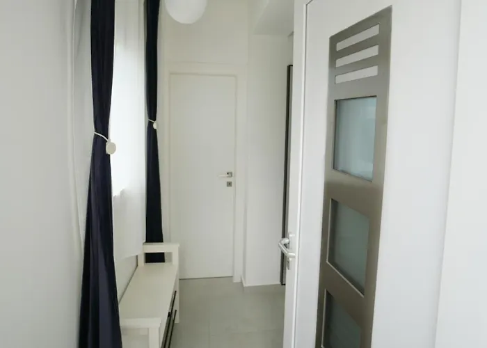 Val - Four Seasons Escape With Sea View And Swimming Pool 아파트 오파티아