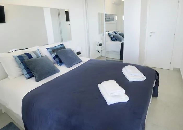 Val - Four Seasons Escape With Sea View And Swimming Pool 아파트