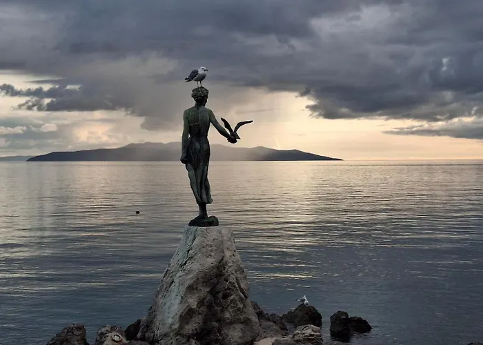 아파트 Val - Four Seasons Escape With Sea View And Swimming Pool 오파티아